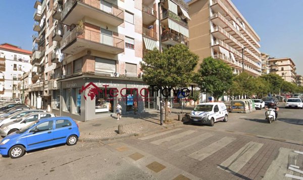locale commerciale in vendita a Napoli in zona San Lorenzo