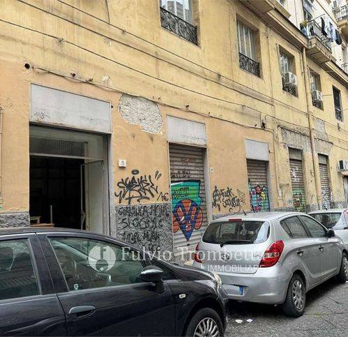 negozio in vendita a Napoli in zona Pendino / San Giuseppe