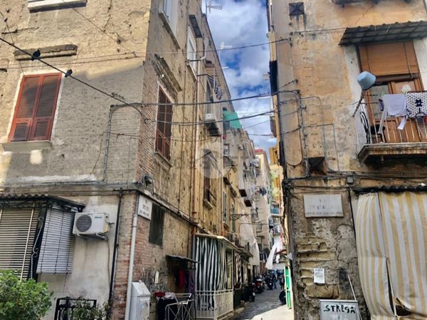 appartamento in vendita a Napoli in zona Stella