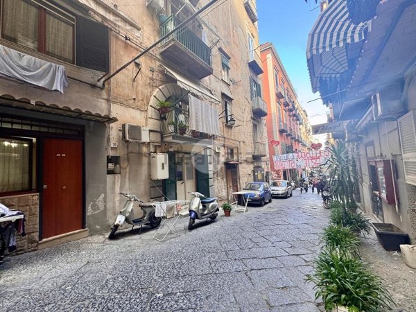 appartamento in vendita a Napoli in zona San Ferdinando