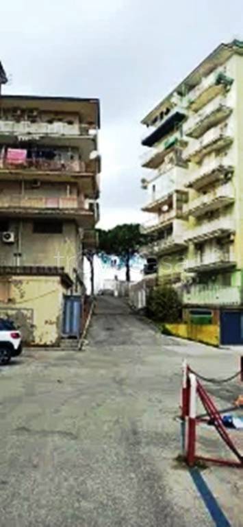 negozio in vendita a Napoli in zona Capodichino