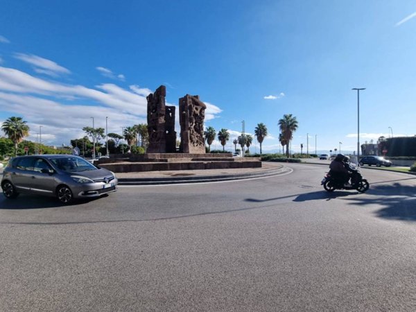 appartamento in vendita a Napoli in zona Chiaia