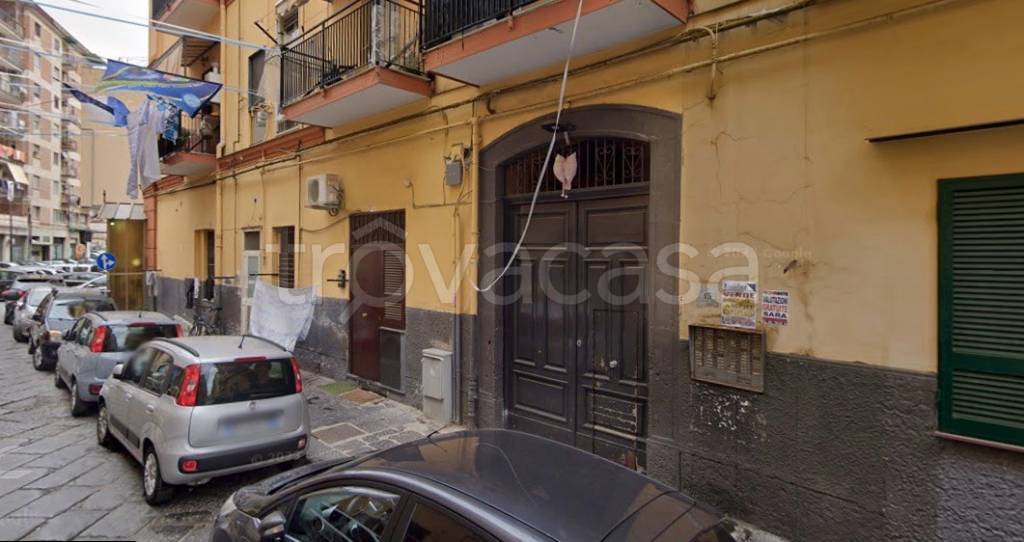 locale commerciale in vendita a Napoli