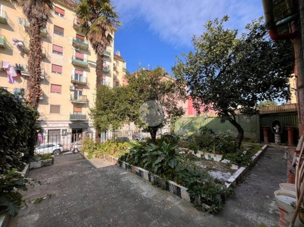 appartamento in vendita a Napoli in zona Barra