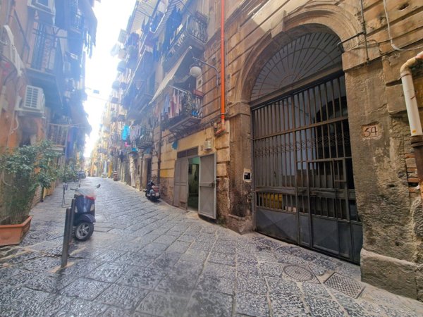 ufficio in vendita a Napoli in zona Mercato