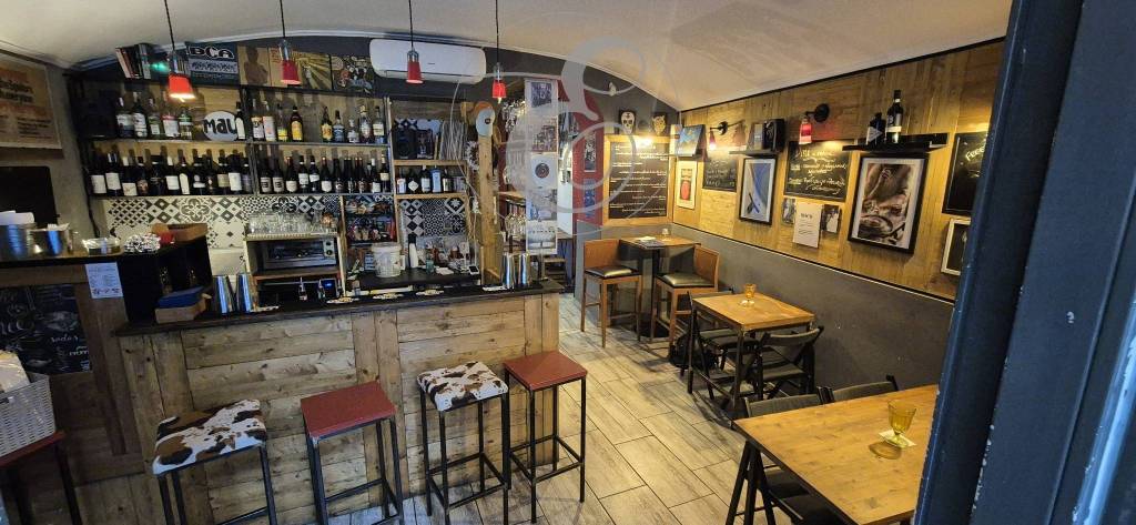 appartamento in vendita a Napoli in zona Chiaia