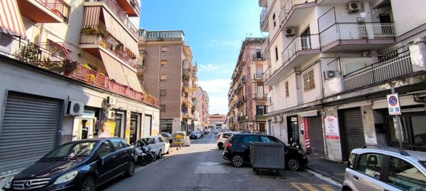 locale commerciale in vendita a Napoli