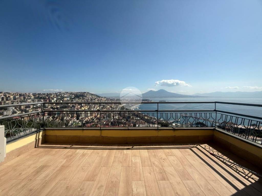 appartamento in vendita a Napoli in zona Posillipo