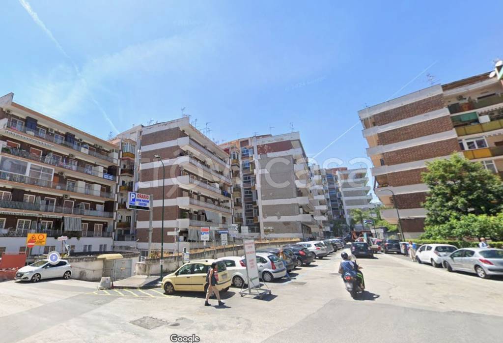 appartamento in vendita a Napoli in zona Fuorigrotta