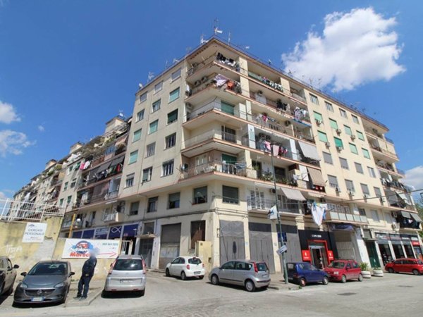 appartamento in vendita a Napoli in zona Fuorigrotta
