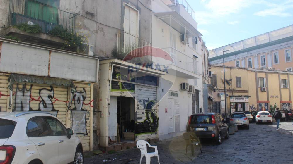 appartamento in vendita a Napoli in zona Pendino / San Giuseppe