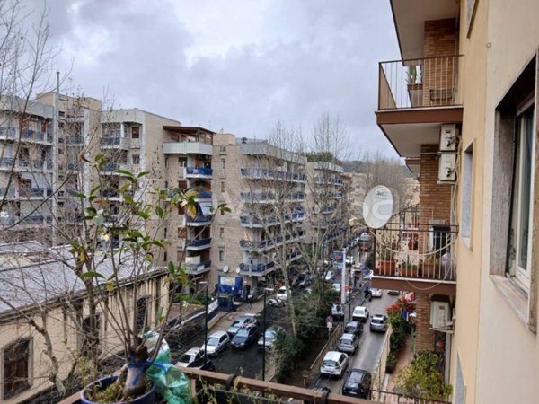 appartamento in vendita a Napoli in zona San Carlo all'Arena