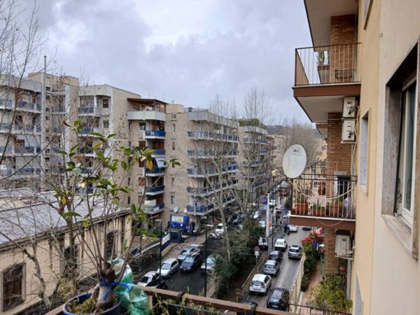 appartamento in vendita a Napoli in zona San Carlo all'Arena
