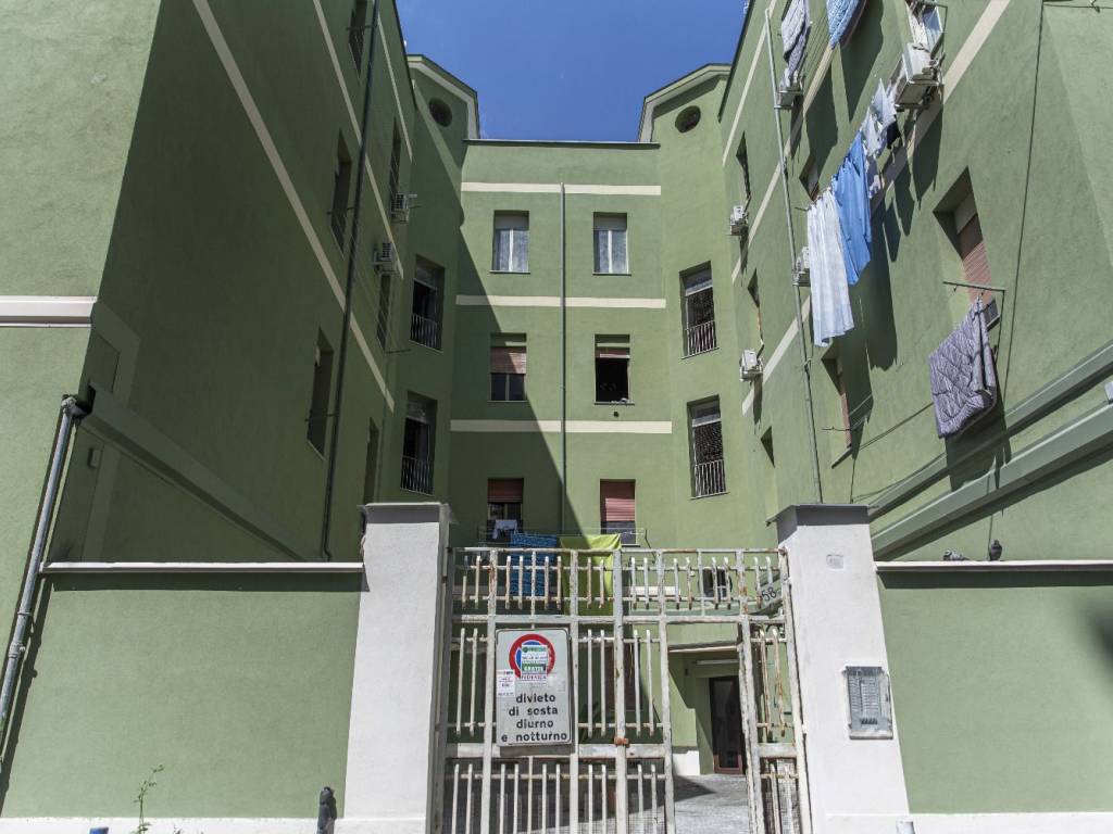 appartamento in vendita a Napoli in zona Poggioreale