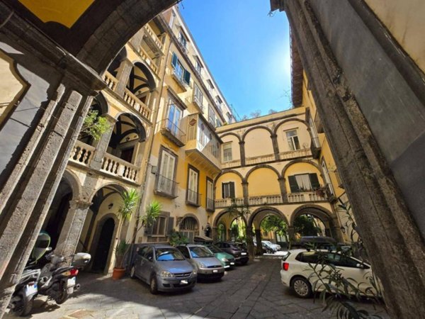appartamento in vendita a Napoli in zona Stella