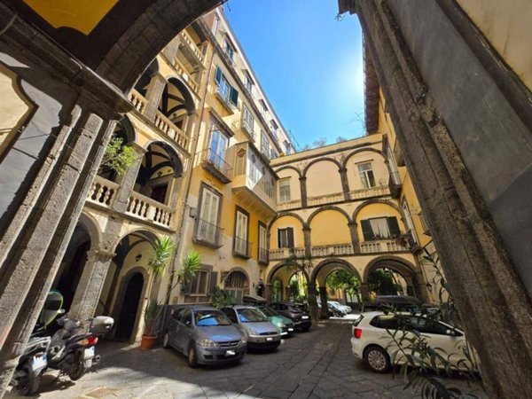 appartamento in vendita a Napoli in zona Stella