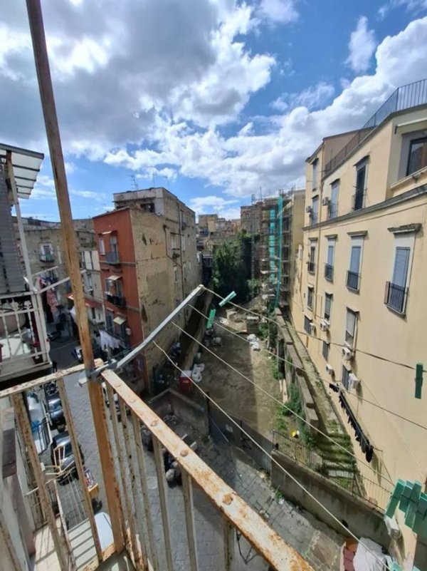 appartamento in vendita a Napoli in zona Stella
