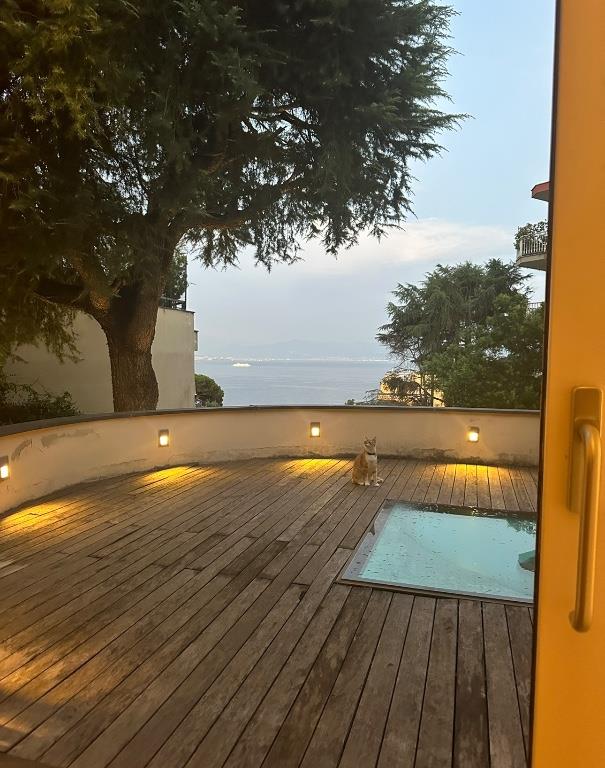 appartamento in vendita a Napoli in zona Posillipo