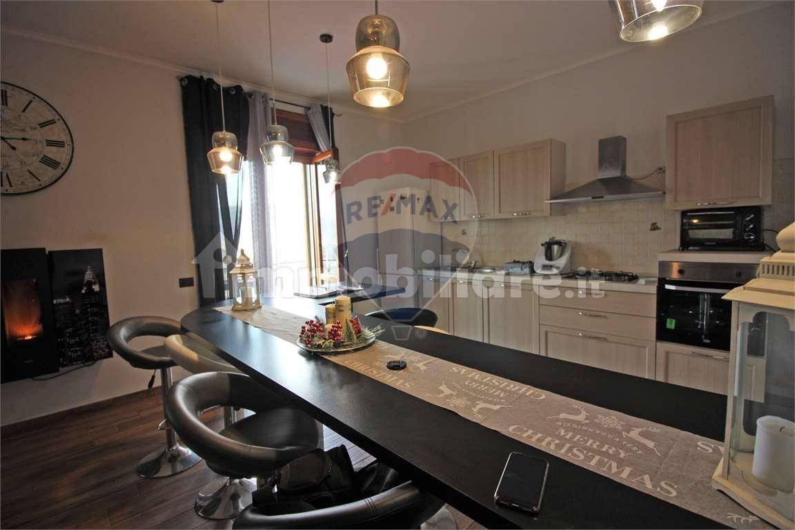 appartamento in vendita a Napoli in zona Pianura