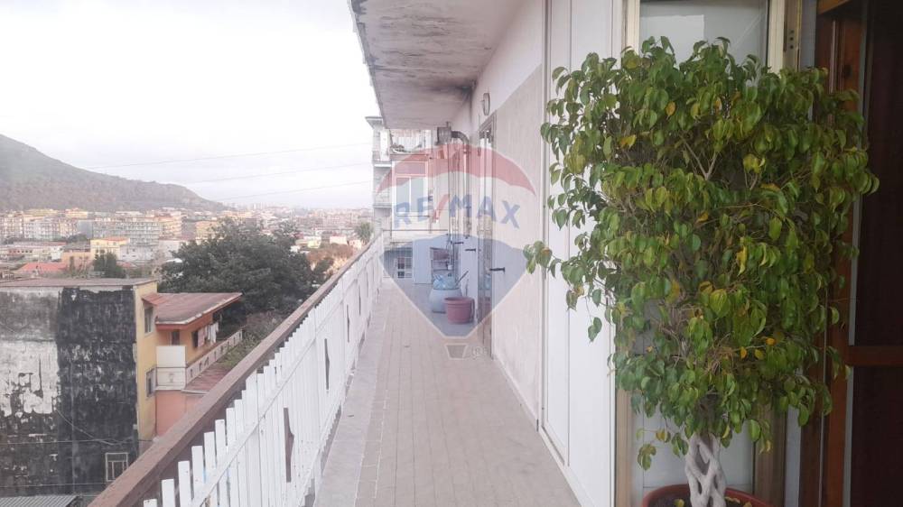 appartamento in vendita a Napoli in zona Pianura