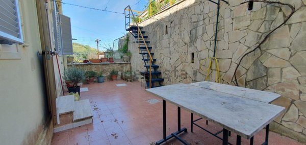 appartamento in vendita a Napoli in zona Bagnoli