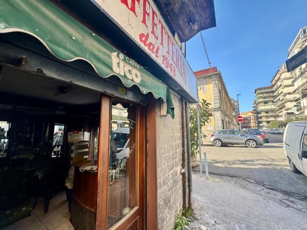locale commerciale in vendita a Napoli