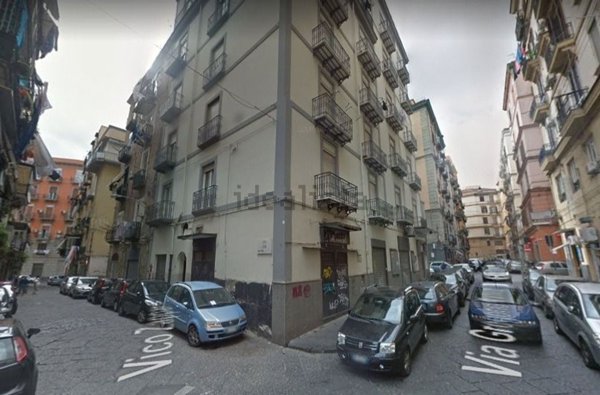locale commerciale in vendita a Napoli in zona Pendino / San Giuseppe