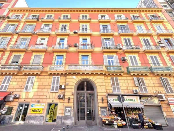 appartamento in vendita a Napoli in zona Chiaia