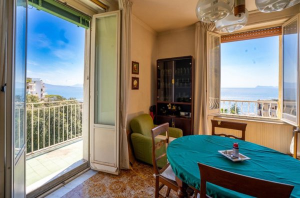 appartamento in vendita a Napoli in zona Posillipo