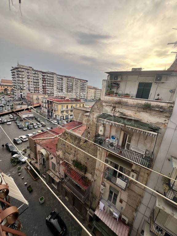appartamento in vendita a Napoli in zona Pendino / San Giuseppe