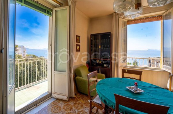 appartamento in vendita a Napoli in zona Posillipo
