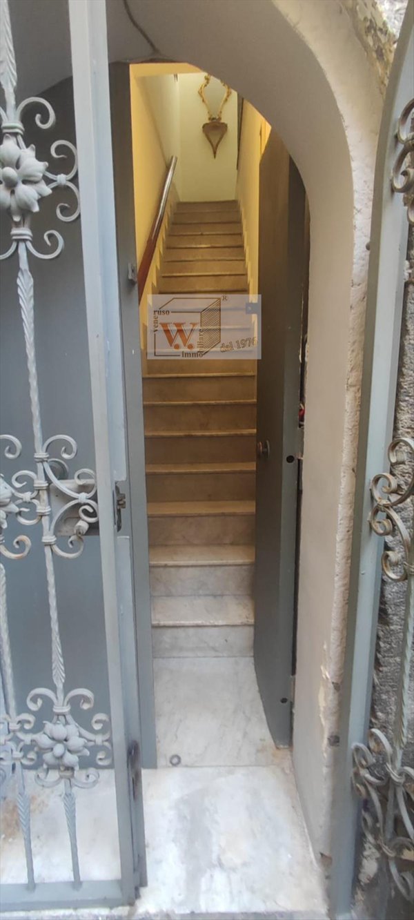 appartamento in vendita a Napoli in zona Vicaria
