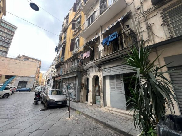 negozio in vendita a Napoli in zona Mercato