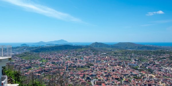 casa indipendente in vendita a Napoli in zona Camaldoli