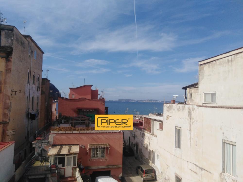appartamento in vendita a Napoli in zona Bagnoli