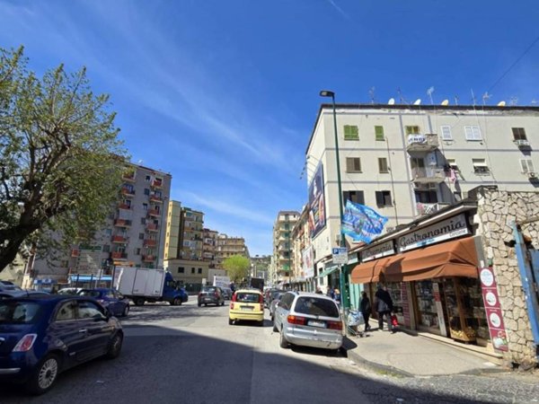 appartamento in vendita a Napoli in zona Fuorigrotta
