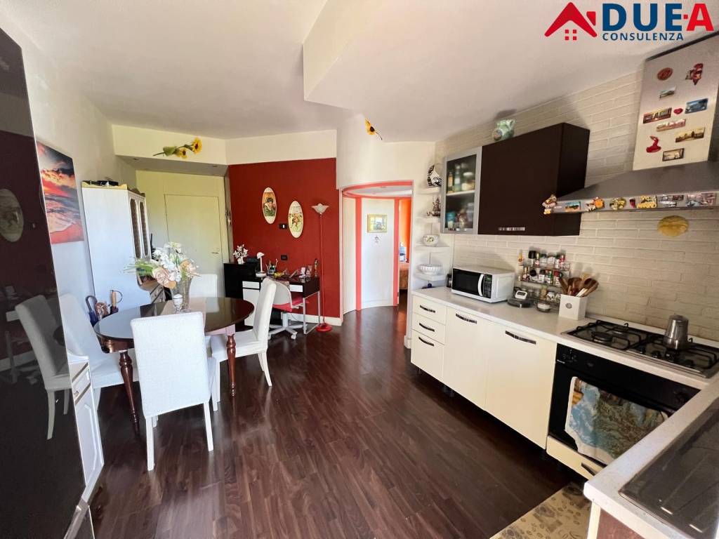 appartamento in vendita a Napoli in zona Pendino / San Giuseppe
