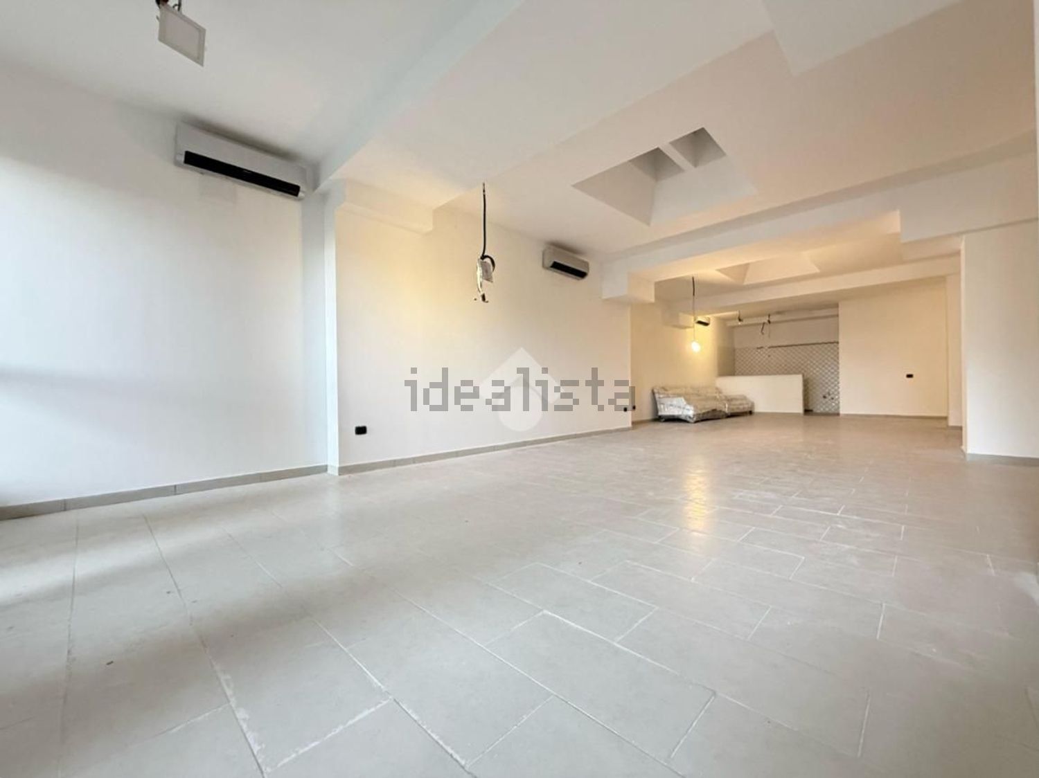appartamento in vendita a Napoli in zona Chiaia