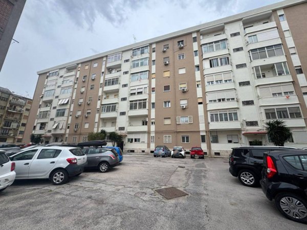 appartamento in vendita a Napoli in zona Fuorigrotta