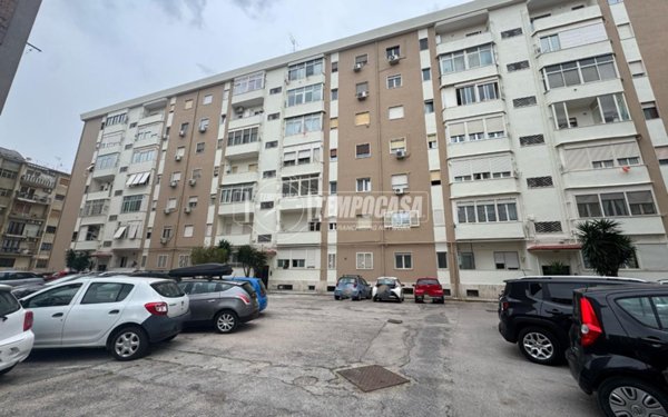 appartamento in vendita a Napoli in zona Fuorigrotta