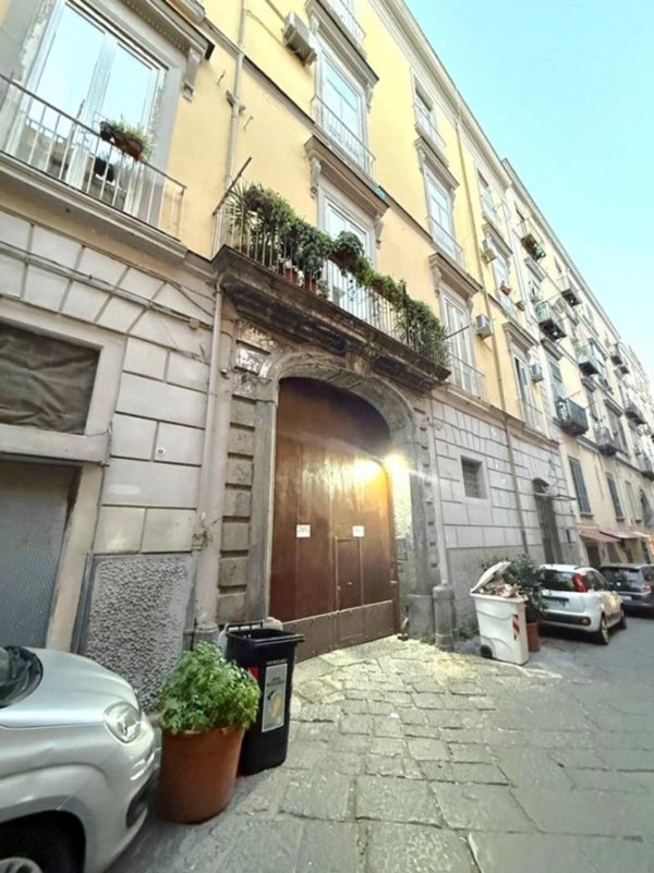 appartamento in vendita a Napoli in zona Pendino / San Giuseppe