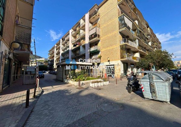 appartamento in vendita a Napoli in zona Pianura