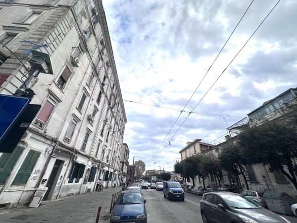 appartamento in vendita a Napoli in zona Stella