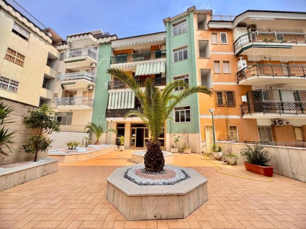 appartamento in vendita a Napoli in zona Capodimonte / Colli Aminei