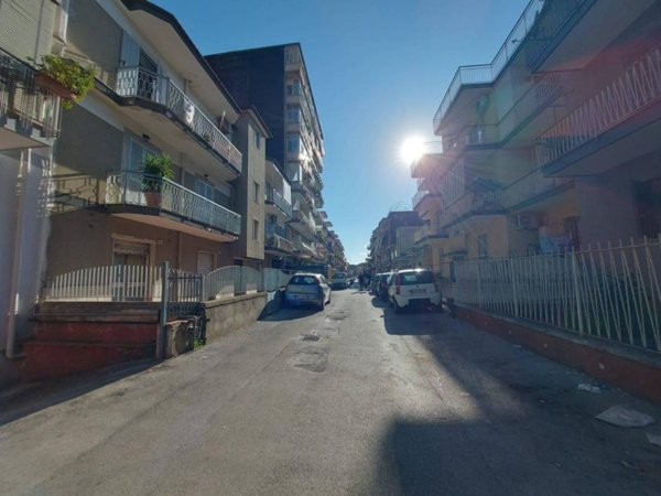 negozio in vendita a Napoli in zona Pianura