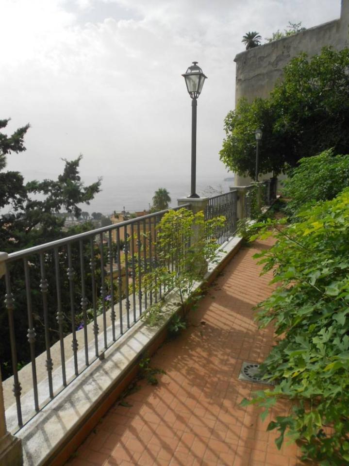 appartamento in vendita a Napoli in zona Vomero