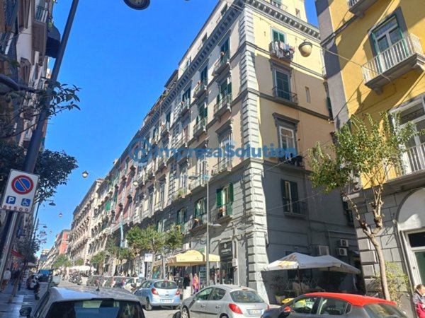 negozio in vendita a Napoli in zona Pendino / San Giuseppe