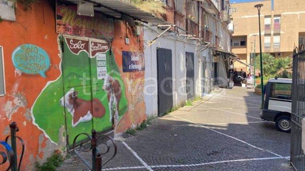 negozio in vendita a Napoli in zona Piscinola