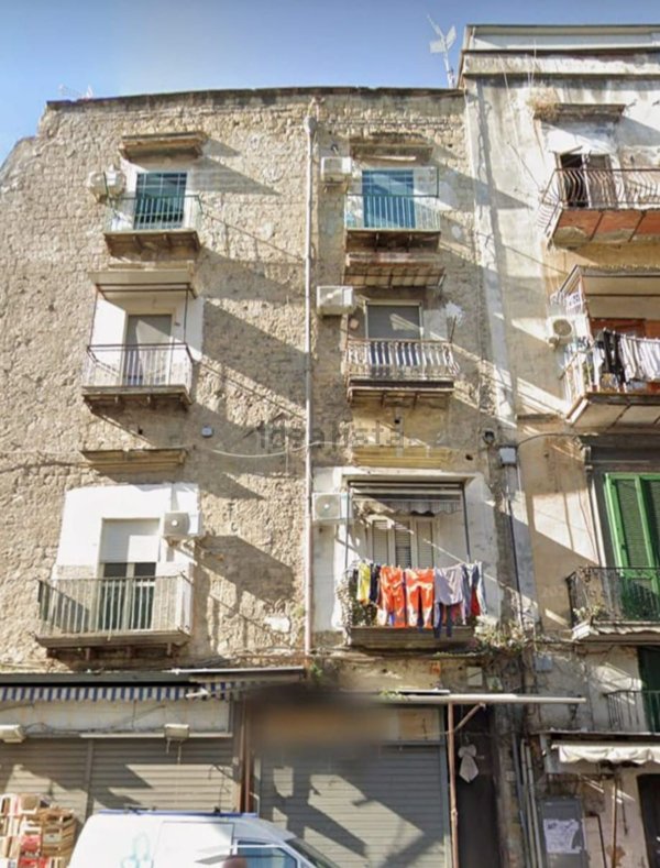 appartamento in vendita a Napoli in zona Pendino / San Giuseppe