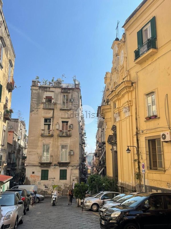 appartamento in vendita a Napoli in zona San Ferdinando